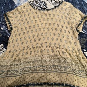 Beautiful top! Size XL gently worn